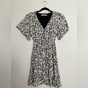 TIE KNOT FRONT FLORAL DRESS
